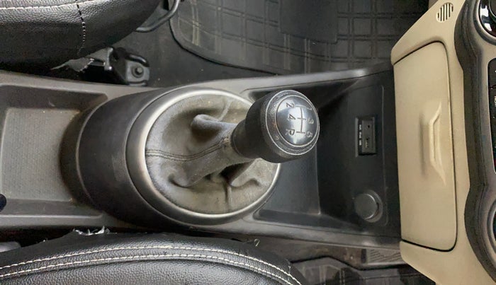 2012 Hyundai i20 MAGNA (O) 1.2, Petrol, Manual, 44,572 km, Gear Lever