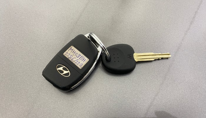 2012 Hyundai i20 MAGNA (O) 1.2, Petrol, Manual, 44,572 km, Key Close Up