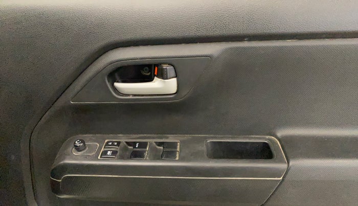 2021 Maruti New Wagon-R VXI 1.2, Petrol, Manual, 81,625 km, Driver Side Door Panels Control