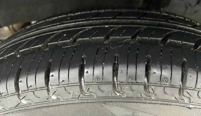 2019 Renault Kwid RXL, Petrol, Manual, 1,122 km, Left Rear Tyre Tread