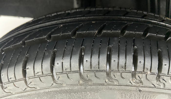 2019 Renault Kwid RXL, Petrol, Manual, 1,122 km, Right Rear Tyre Tread