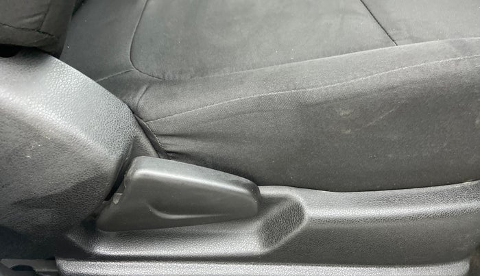2019 Renault Kwid RXL, Petrol, Manual, 1,122 km, Driver Side Adjustment Panel