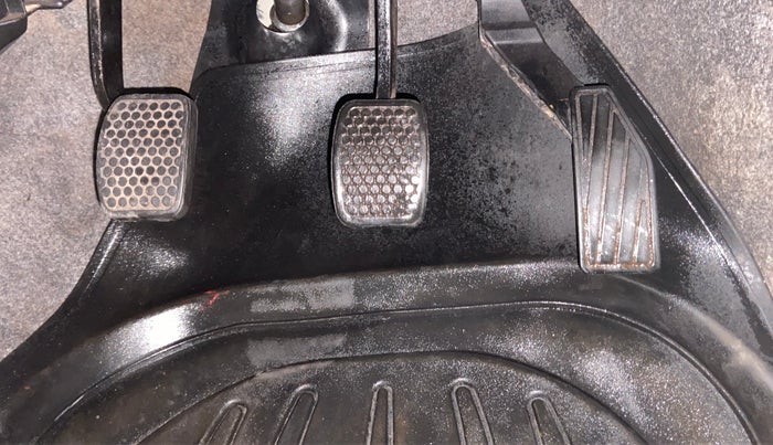 2015 Maruti Alto K10 VXI, Petrol, Manual, 36,926 km, Pedals