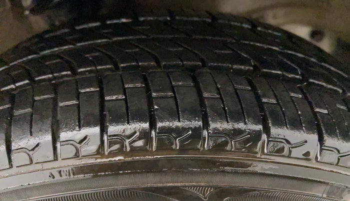 2015 Maruti Alto K10 VXI, Petrol, Manual, 36,926 km, Left Front Tyre Tread