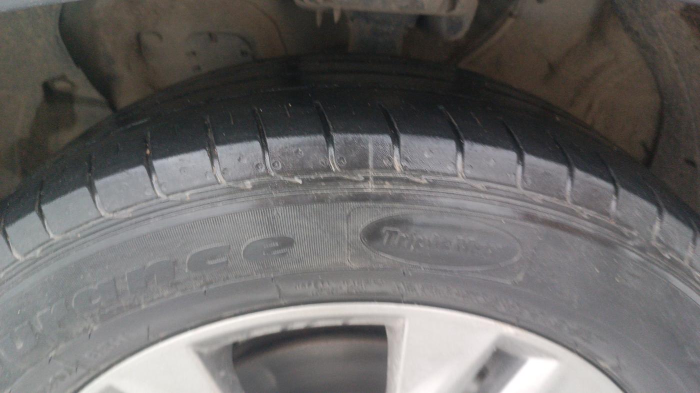2023 KIA SELTOS HTX IVT, Petrol, Automatic, 43,354 km, Left Front Tyre Tread