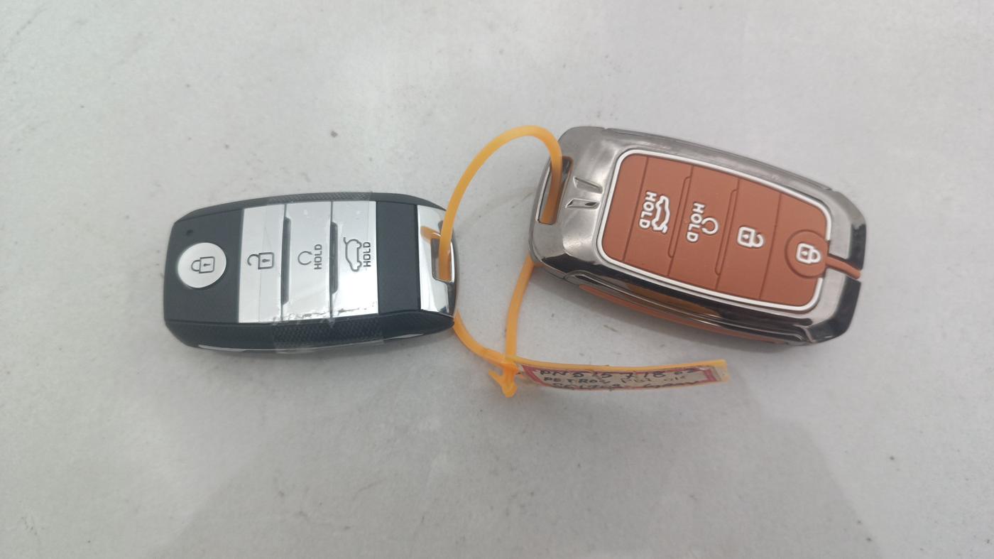 2023 KIA SELTOS HTX IVT, Petrol, Automatic, 43,354 km, Key Close Up