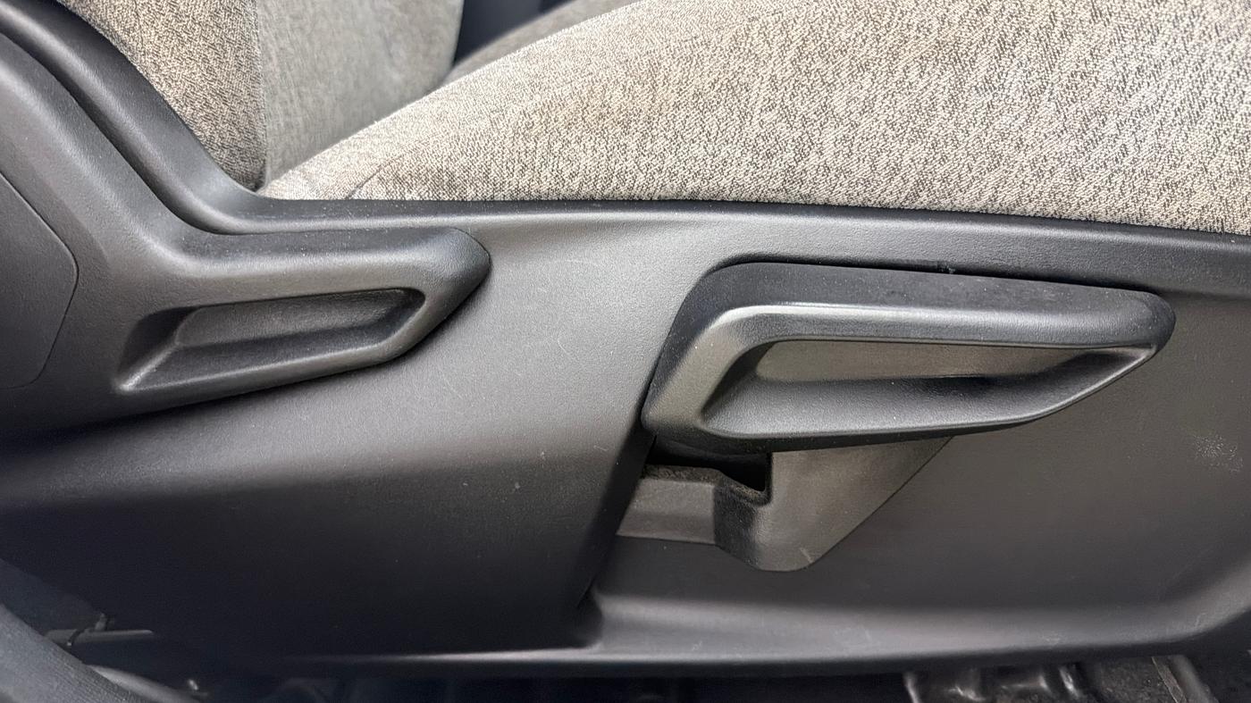 2025 Tata Curvv Pure Plus S 1.2 Petrol 6MT, Petrol, Manual, 18,581 km, Driver Side Adjustment Panel