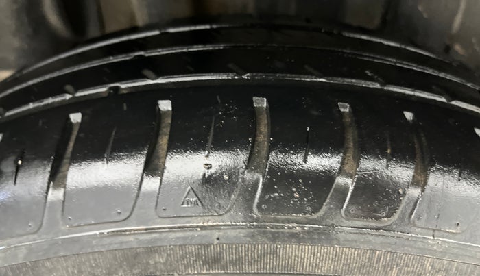 2019 Maruti Swift LXI, Petrol, Manual, 58,823 km, Right Rear Tyre Tread