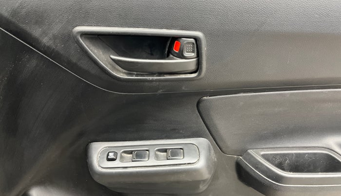2019 Maruti Swift LXI, Petrol, Manual, 58,823 km, Driver Side Door Panels Control