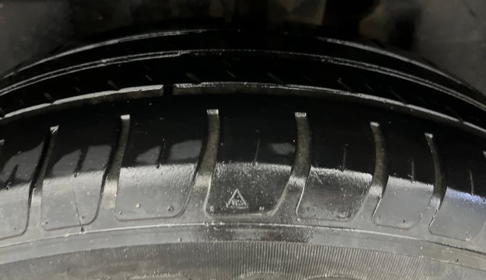2019 Maruti Swift LXI, Petrol, Manual, 58,823 km, Left Rear Tyre Tread
