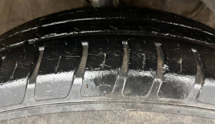 2019 Maruti Swift LXI, Petrol, Manual, 58,823 km, Right Front Tyre Tread