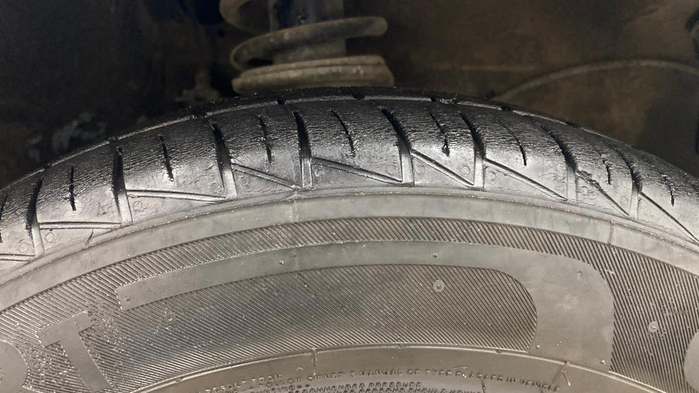 2021 Maruti Alto VXI PLUS, Petrol, Manual, 36,566 km, Right Front Tyre Tread