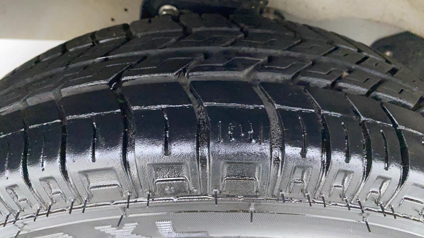 2020 Maruti Eeco 5 STR WITH AC PLUSHTR, Petrol, Manual, 3,238 km, Left Front Tyre Tread