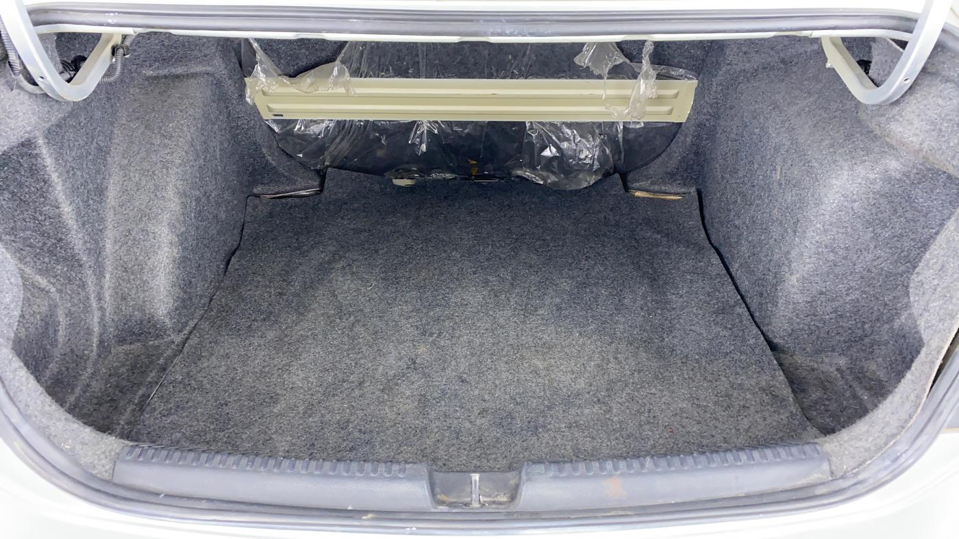 2013 Volkswagen Vento HIGHLINE PETROL AT, Petrol, Automatic, 67,882 km, Boot Inside