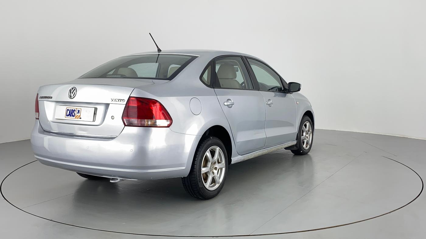 2013 Volkswagen Vento HIGHLINE PETROL AT, Petrol, Automatic, 67,882 km, Right Back Diagonal