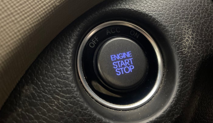 2015 Hyundai Santa Fe 4 WD AT, Diesel, Automatic, 1,28,045 km, Keyless Start/ Stop Button