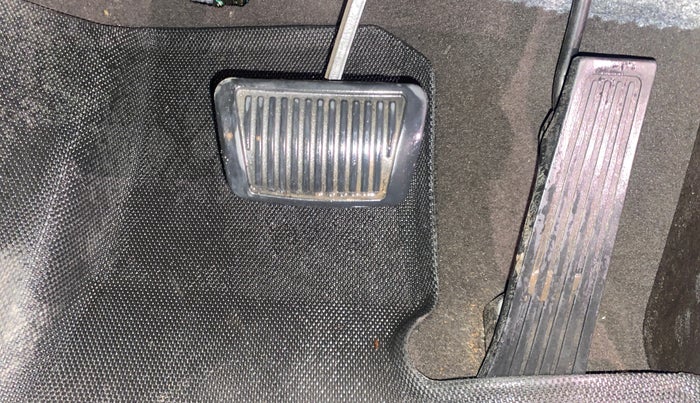 2015 Hyundai Santa Fe 4 WD AT, Diesel, Automatic, 1,28,045 km, Pedals