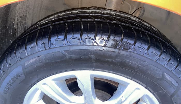 2017 Tata Tiago XZ PETROL, Petrol, Manual, 41,279 km, Right Front Tyre Tread