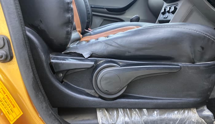 2017 Tata Tiago XZ PETROL, Petrol, Manual, 41,279 km, Driver Side Adjustment Panel