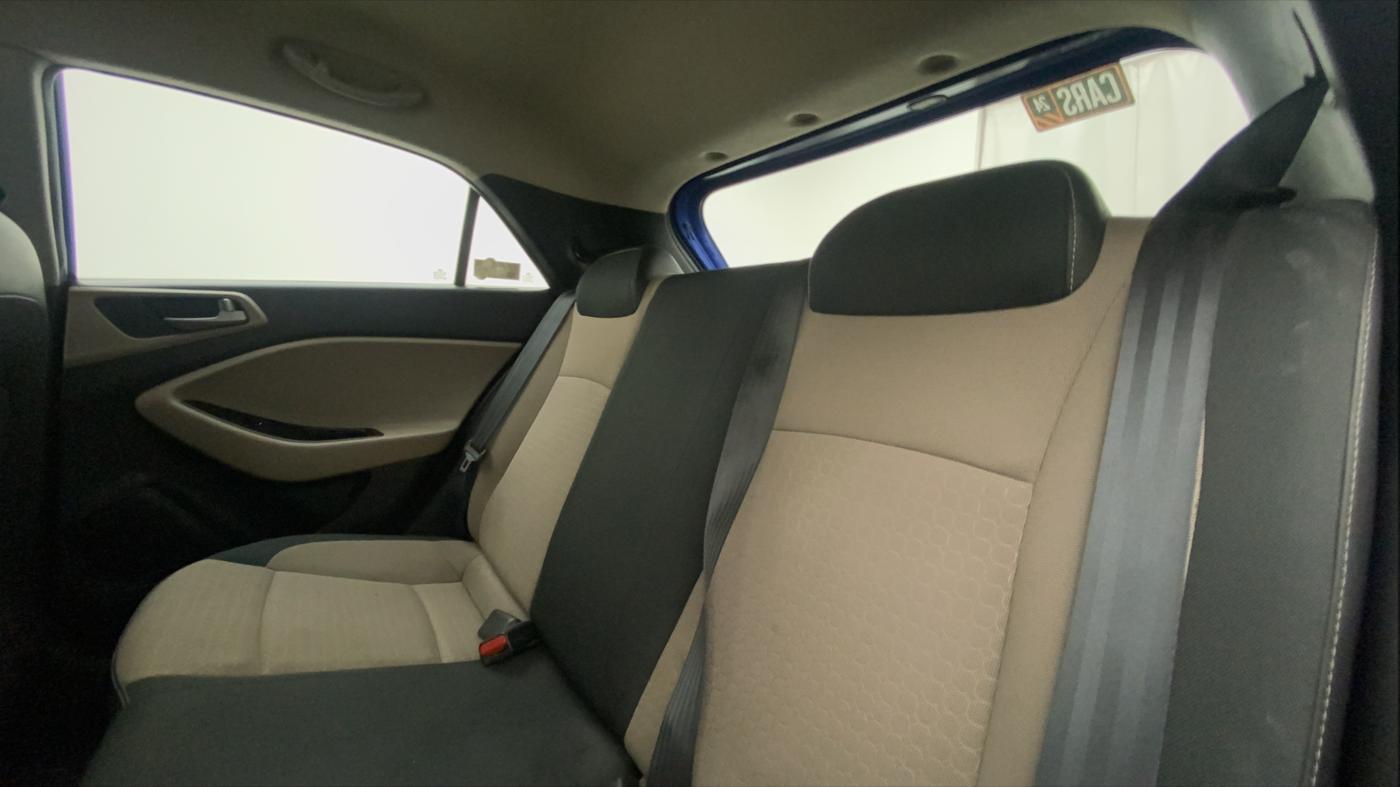 2016 Hyundai Elite i20 MAGNA 1.2, Petrol, Manual, 56,991 km, Right Side Rear Door Cabin