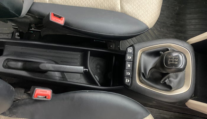 2021 Hyundai NEW SANTRO MAGNA, Petrol, Manual, 77,117 km, Gear Lever