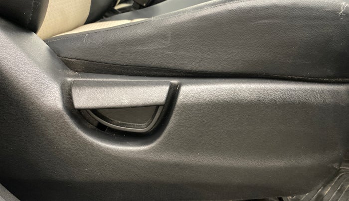 2021 Hyundai NEW SANTRO MAGNA, Petrol, Manual, 77,117 km, Driver Side Adjustment Panel