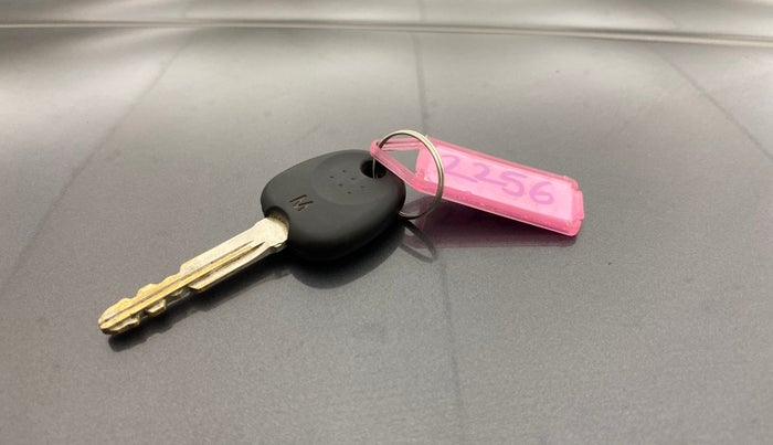 2021 Hyundai NEW SANTRO MAGNA, Petrol, Manual, 77,117 km, Key Close Up