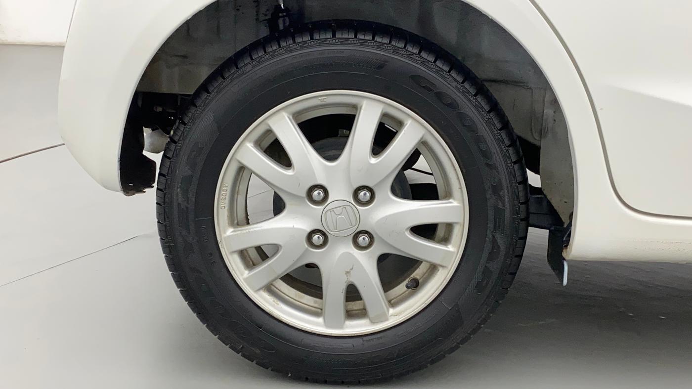 2014 Honda Brio VX AT, Petrol, Automatic, 20,952 km, Right Rear Wheel