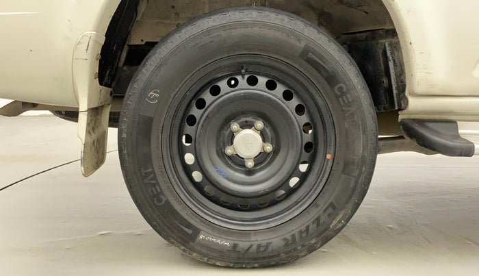 2015 Mahindra Scorpio S4, Diesel, Manual, 70,517 km, Right Rear Wheel