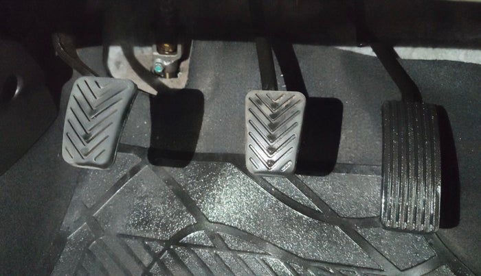 2015 Hyundai Eon MAGNA +, Petrol, Manual, 25,027 km, Pedals