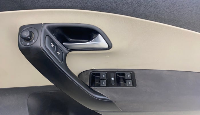 2014 Volkswagen Polo HIGHLINE1.2L, Petrol, Manual, 57,846 km, Driver Side Door Panels Control