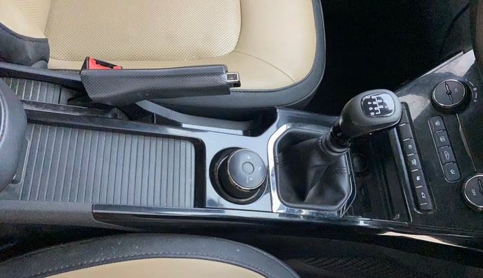 2022 Tata NEXON XZ PLUS PETROL KAZIRANGA, Petrol, Manual, 77,048 km, Gear Lever