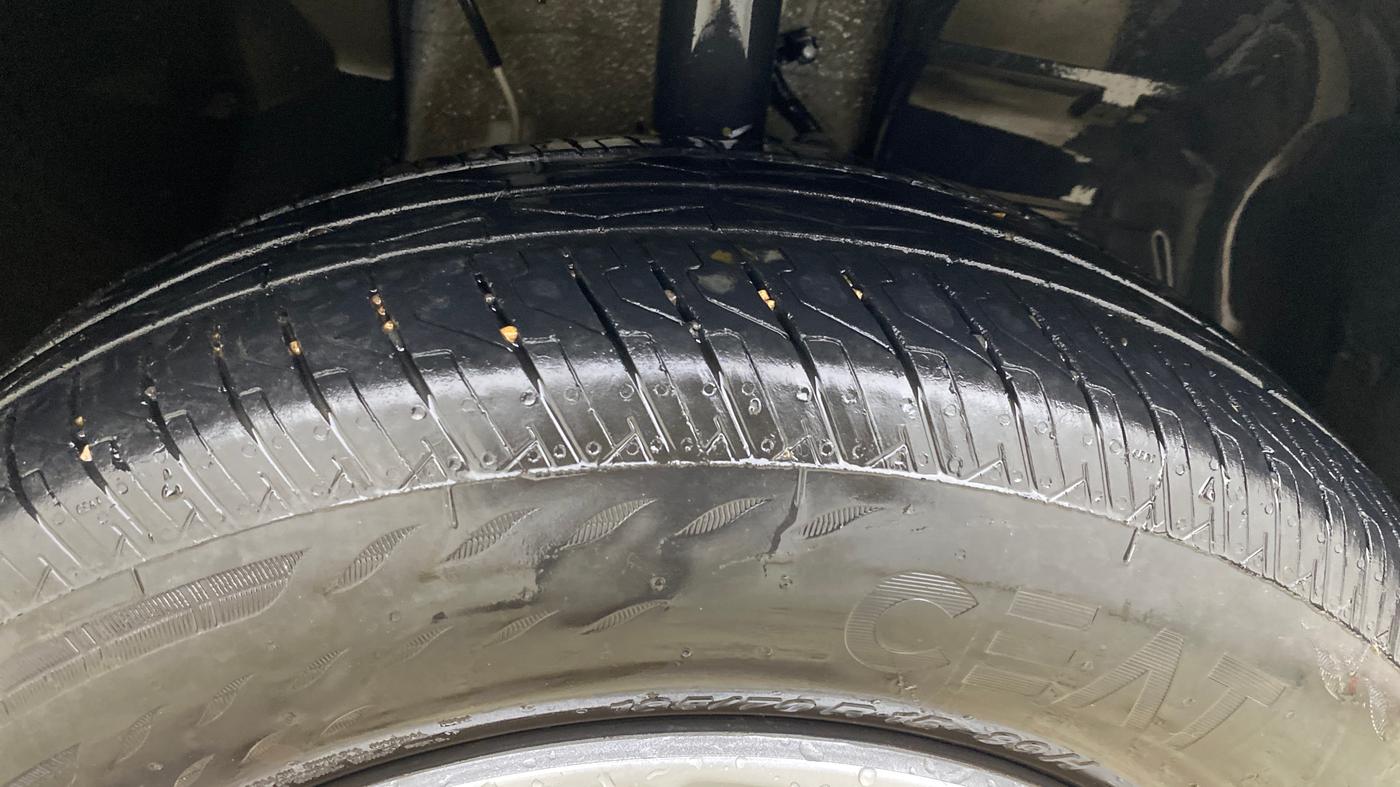 2025 Tata PUNCH Adventure Plus AMT, Petrol, Automatic, 22,576 km, Right Front Tyre Tread