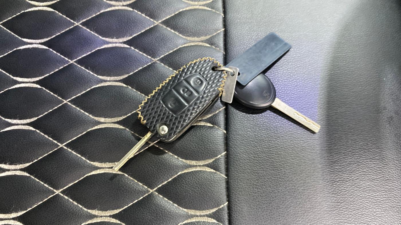 2025 Tata PUNCH Adventure Plus AMT, Petrol, Automatic, 22,576 km, Key Close Up