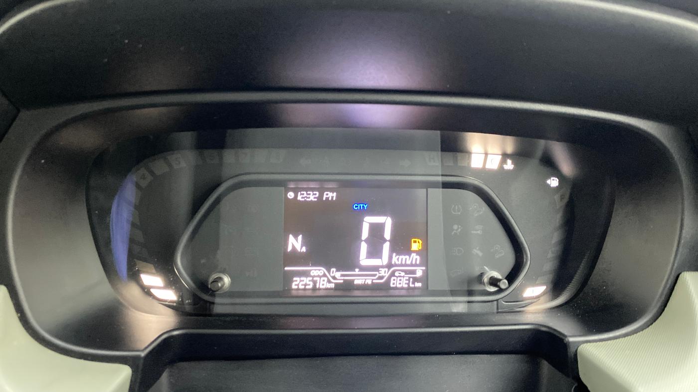2025 Tata PUNCH Adventure Plus AMT, Petrol, Automatic, 22,576 km, Odometer Image