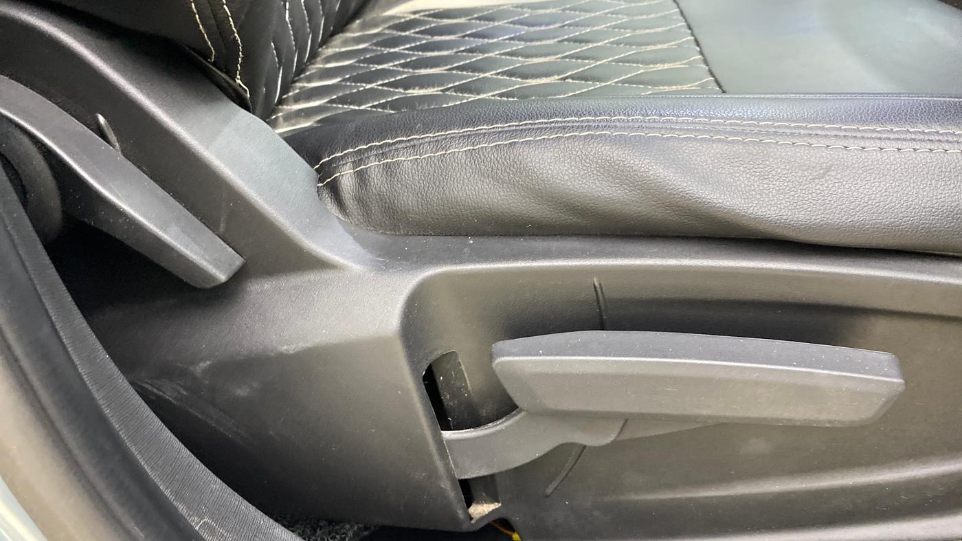 2025 Tata PUNCH Adventure Plus AMT, Petrol, Automatic, 22,576 km, Driver Side Adjustment Panel