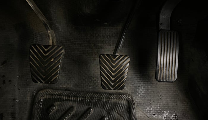 2023 KIA CARENS PRESTIGE 1.5 PETROL 7 STR, Petrol, Manual, 40,272 km, Pedals