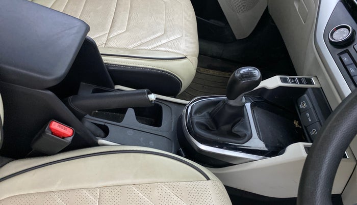 2023 KIA CARENS PRESTIGE 1.5 PETROL 7 STR, Petrol, Manual, 40,272 km, Gear Lever