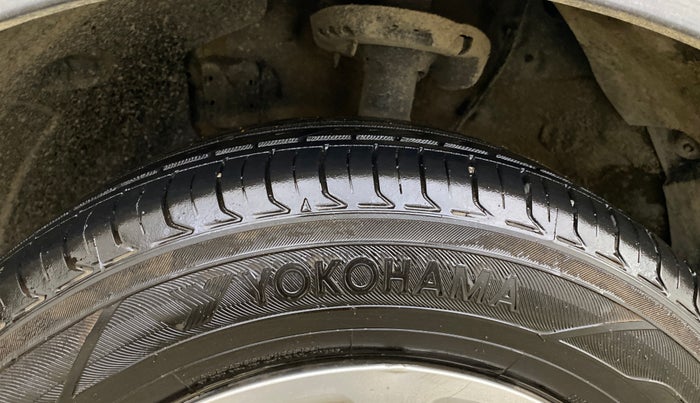 2023 KIA CARENS PRESTIGE 1.5 PETROL 7 STR, Petrol, Manual, 40,272 km, Left Front Tyre Tread