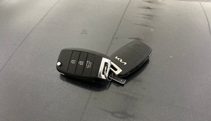 2023 KIA CARENS PRESTIGE 1.5 PETROL 7 STR, Petrol, Manual, 40,272 km, Key Close Up