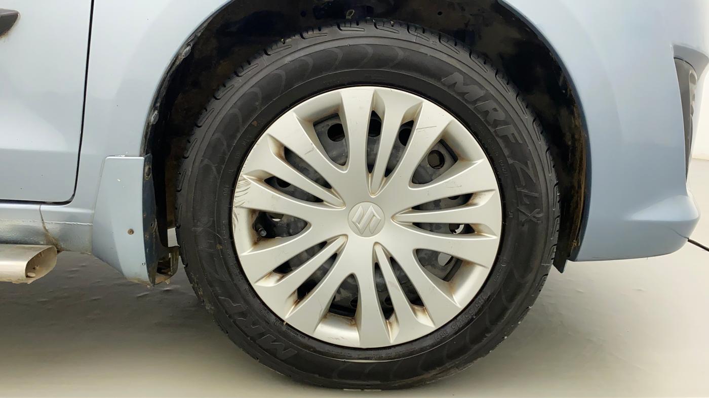 2014 Maruti Ertiga VXI, Petrol, Manual, 35,843 km, Right Front Wheel