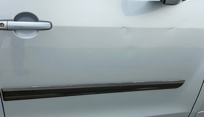 2014 Maruti Ertiga VXI, Petrol, Manual, 35,843 km, Driver-side door - Slightly dented