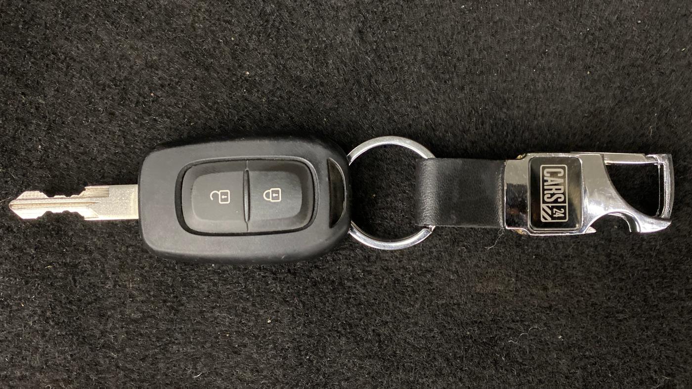 2018 Renault Duster RXS 85 PS, Diesel, Manual, 30,824 km, Key Close Up