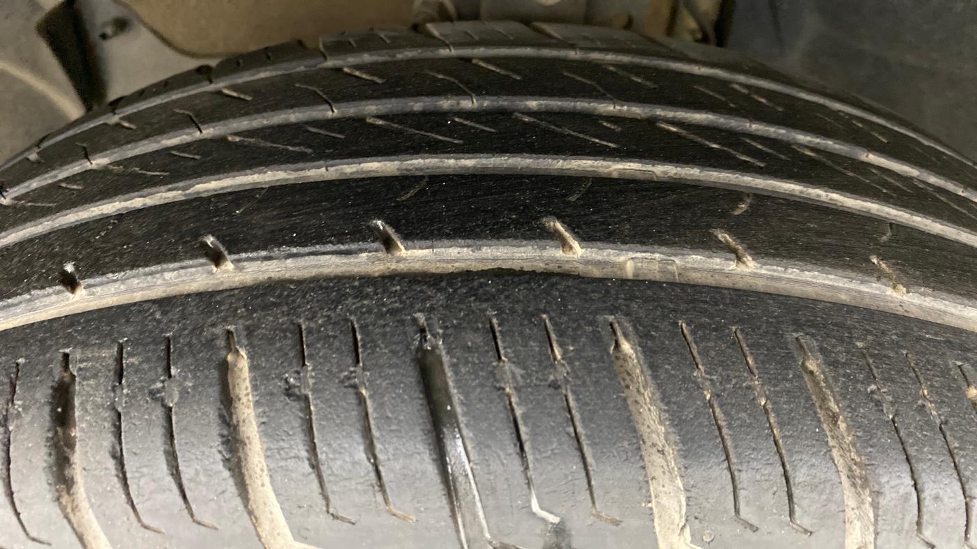 2018 Renault Duster RXS 85 PS, Diesel, Manual, 30,824 km, Left Front Tyre Tread