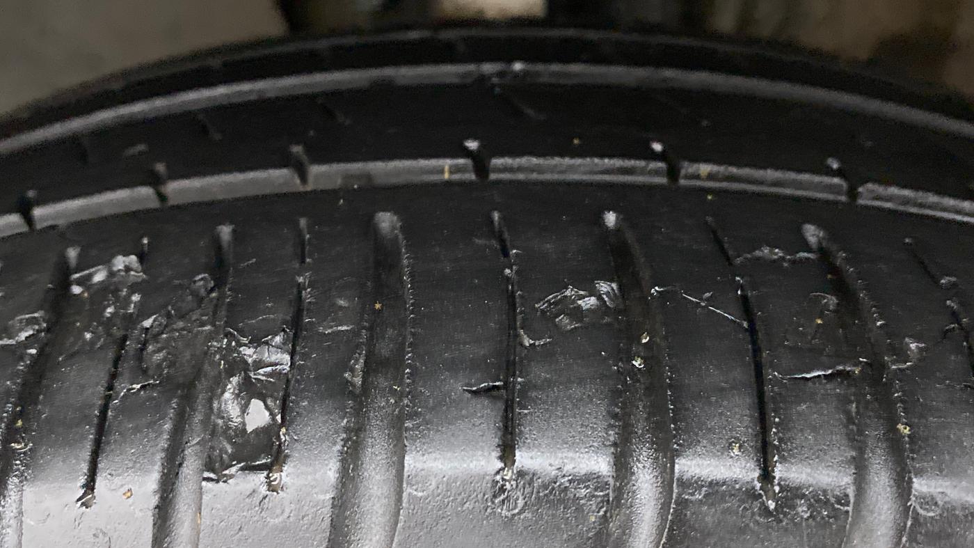 2017 Volkswagen Vento HIGHLINE TDI AT, Diesel, Automatic, 96,740 km, Left Front Tyre Tread