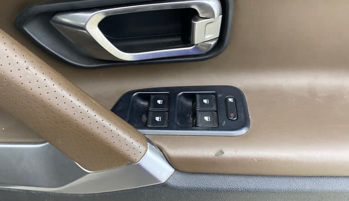 2021 Tata Harrier XZA PLUS 2.0L DUAL TONE, Diesel, Automatic, 1,20,815 km, Driver Side Door Panels Control