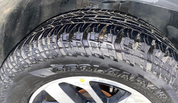 2021 Tata Harrier XZA PLUS 2.0L DUAL TONE, Diesel, Automatic, 1,20,815 km, Right Front Tyre Tread