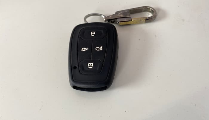 2021 Tata Harrier XZA PLUS 2.0L DUAL TONE, Diesel, Automatic, 1,20,815 km, Key Close Up