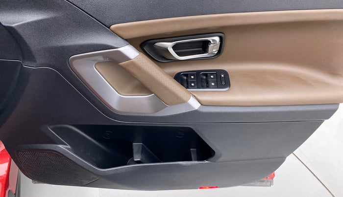 2021 Tata Harrier XZ PLUS 2.0L DUAL TONE, Diesel, Manual, 13,878 km, Driver Side Door Panels Control