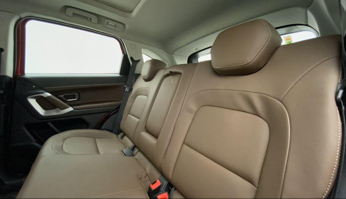 2021 Tata Harrier XZ PLUS 2.0L DUAL TONE, Diesel, Manual, 13,878 km, Right Side Rear Door Cabin
